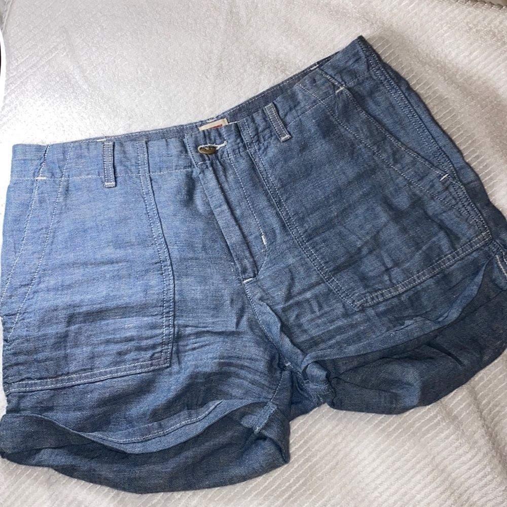 Levi’s cotton/linen blend shorts, 2” inseam
